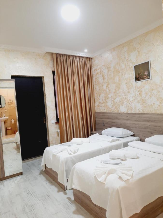 Inaisi Hotel Kutaisi Exterior photo