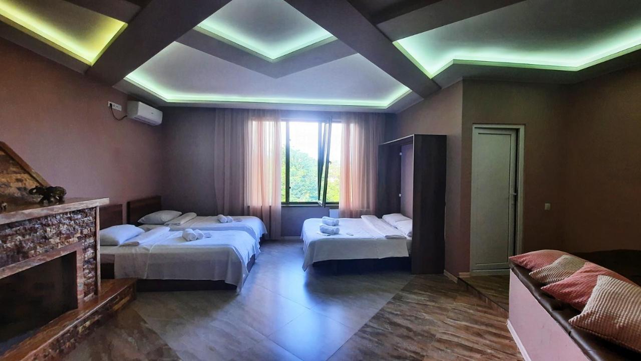 Inaisi Hotel Kutaisi Exterior photo